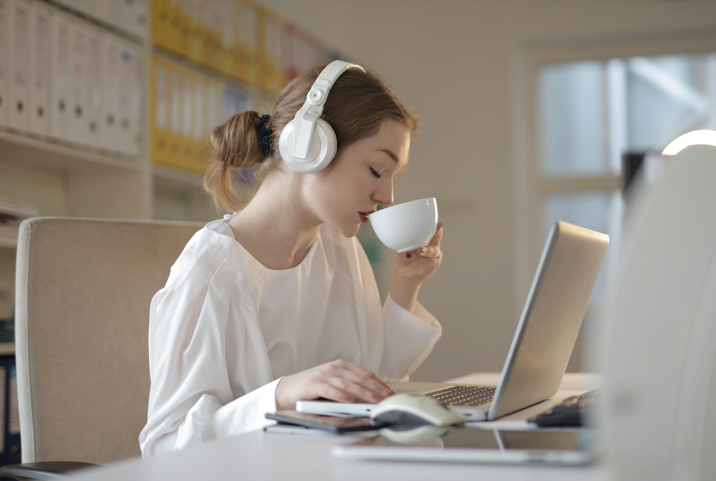 Tee & Deep Work: Wie du Fokusrituale etablierst, die wirklich helfen